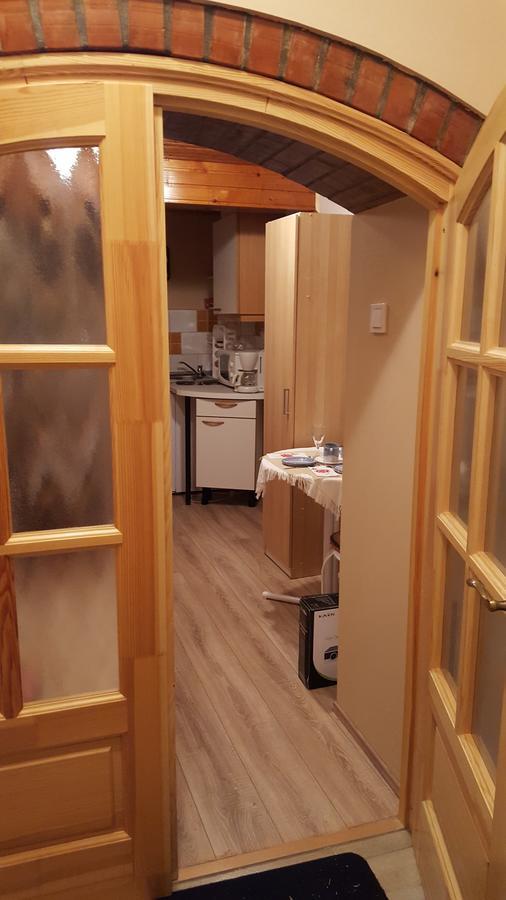 Hangulat Vendeghaz Apartmanok Oroshaza Luaran gambar