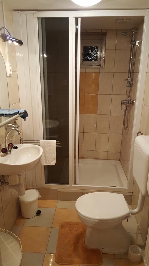 Hangulat Vendeghaz Apartmanok Oroshaza Luaran gambar