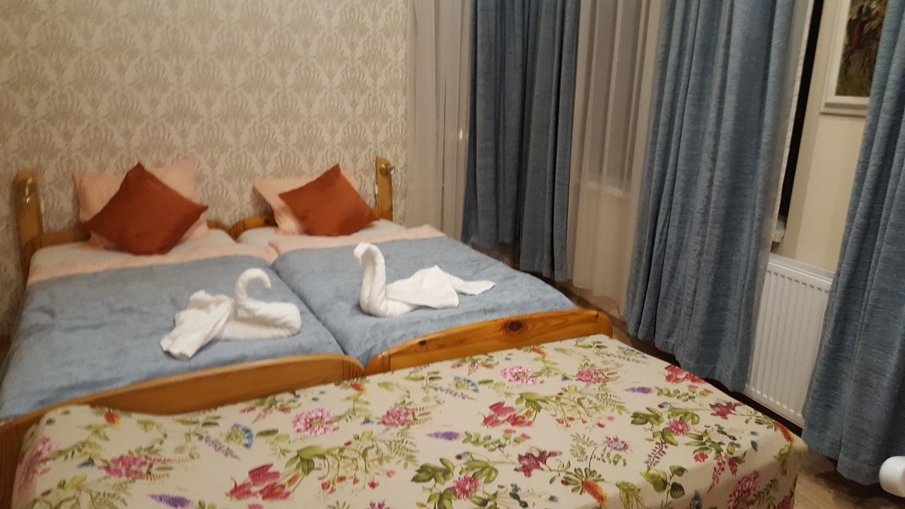 Hangulat Vendeghaz Apartmanok Oroshaza Luaran gambar