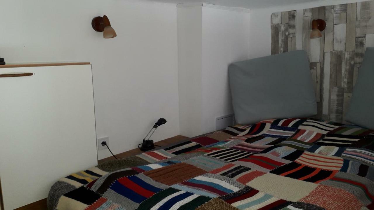 Hangulat Vendeghaz Apartmanok Oroshaza Luaran gambar